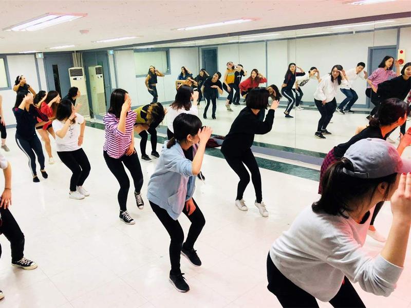 k-pop-dance-5 Beylikdüzün de  Başlangıç seviye  K-POP  Dersi Kayıtları Devam ediyor…
